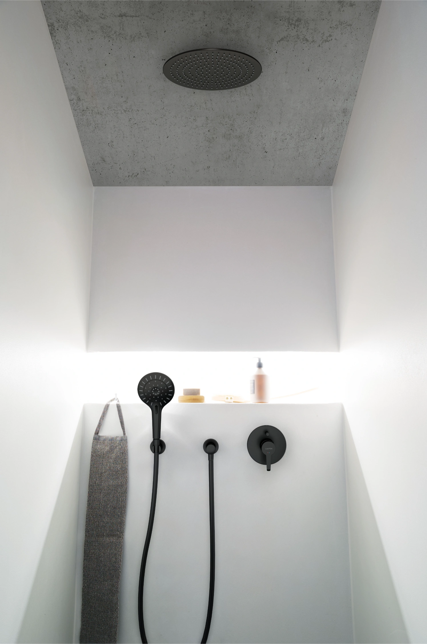 AP01_pure_Bad_Duschenmischer_2_Beton_schwarz