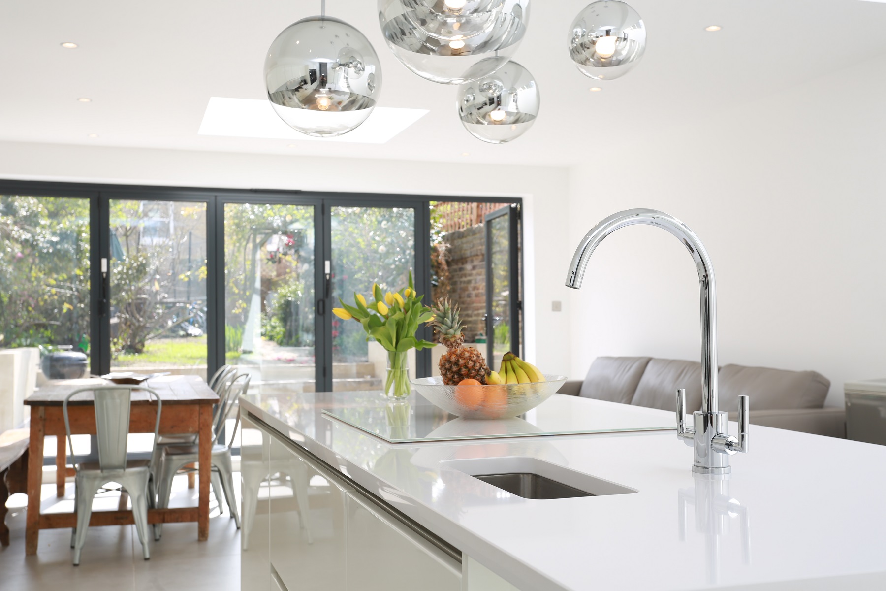 1a.-Royal-Blanc-quartz-worktop-Copy